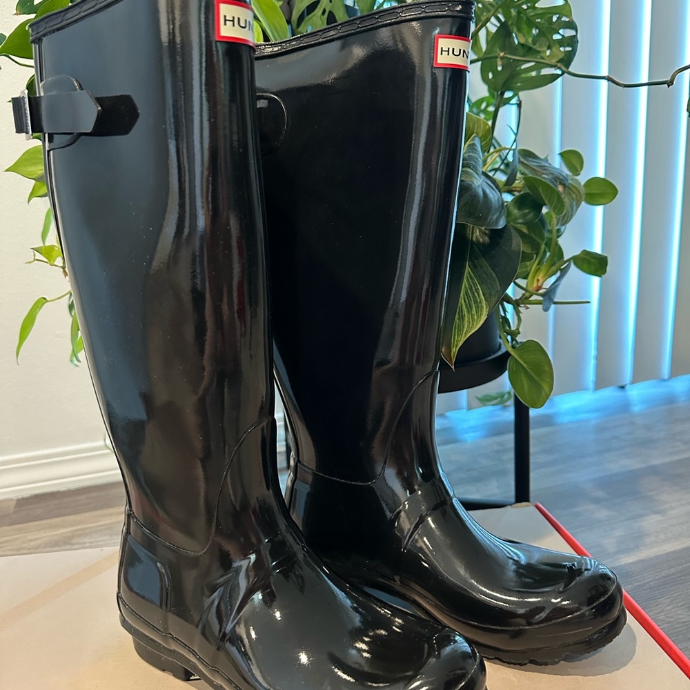 Hunter Glossy Black Rain Boots
